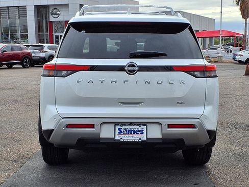 New 2025 Nissan Pathfinder SL image 6