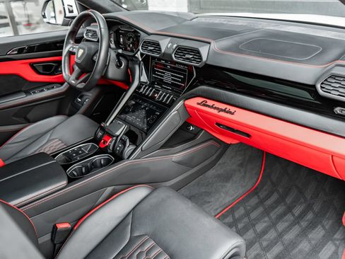 Used 2023 Lamborghini Urus S AWD/4WD image 2