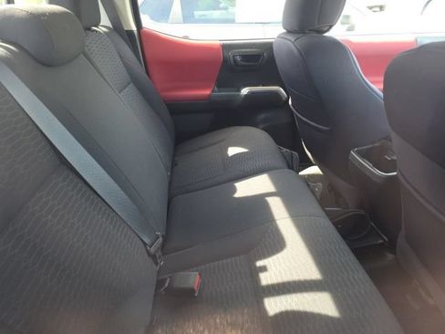 Used 2017 Toyota Tacoma SR5 w/ Tow Package AWD/4WD image 7