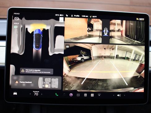 Used 2024 Tesla Model Y Performance image 18