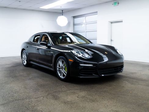 Used 2014 Porsche Panamera S image 26