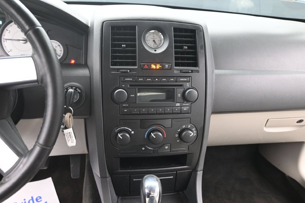 Used 2005 Chrysler 300 Touring w/ Sound Group RWD image 22