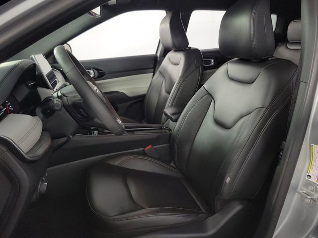 Used 2025 Jeep Compass Limited AWD/4WD image 14