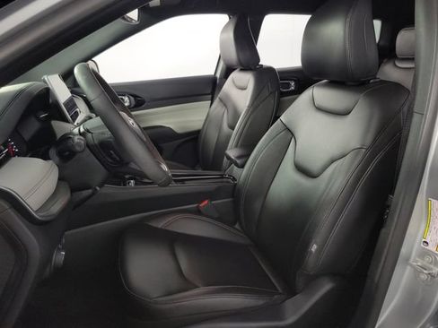 Used 2025 Jeep Compass Limited AWD/4WD image 14