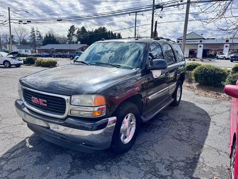 Used 2005 GMC Yukon SLT w/ SLT Preferred Equipment Group image 4
