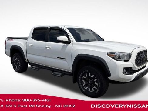 Used 2019 Toyota Tacoma TRD Off-Road AWD/4WD image 2