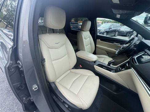Used 2018 Cadillac XT5 FWD image 18