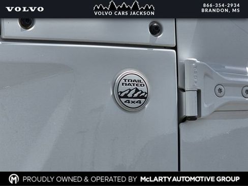 Used 2020 Jeep Wrangler Unlimited Sahara AWD/4WD image 31
