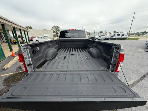 Used 2022 RAM 3500 Tradesman w/ Chrome Appearance Group AWD/4WD image 10