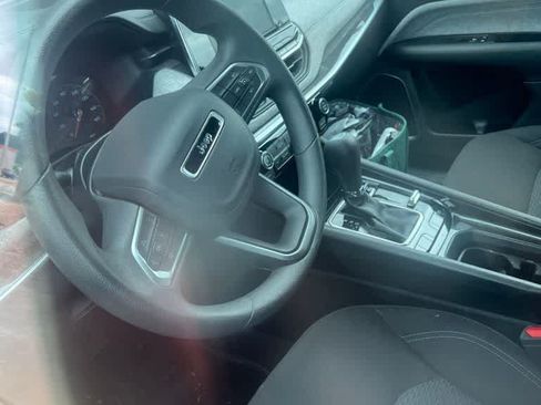 Used 2025 Jeep Compass Sport AWD/4WD image 30