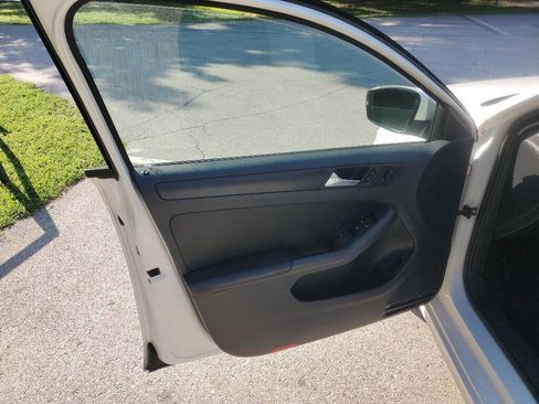 Used 2012 Volkswagen Jetta SE image 14