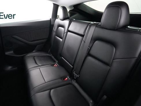 Used 2024 Tesla Model Y Long Range RWD image 24
