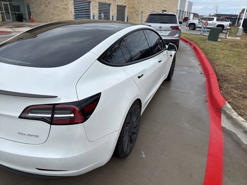 Used 2021 Tesla Model 3 Performance image 5