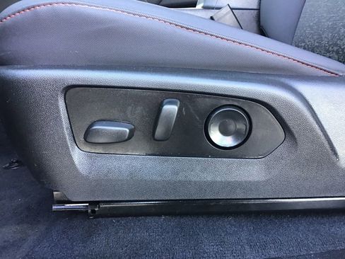 Used 2024 Chevrolet Colorado Z71 w/ Z71 Convenience Package 2 image 9