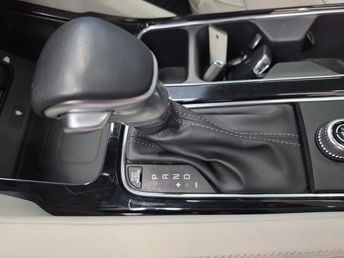 Used 2022 Kia Telluride EX w/ EX Premium Package FWD image 32