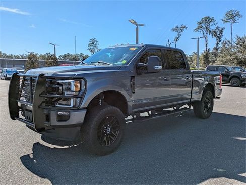 Used 2022 Ford F350 Lariat w/ Black Appearance Package image 7
