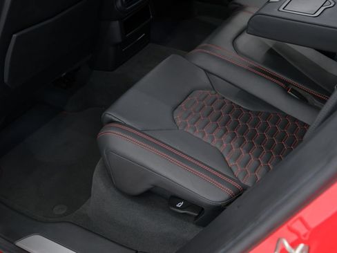 Used 2021 Lamborghini Urus AWD/4WD image 34