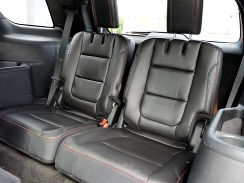 Used 2018 Ford Explorer Sport image 18