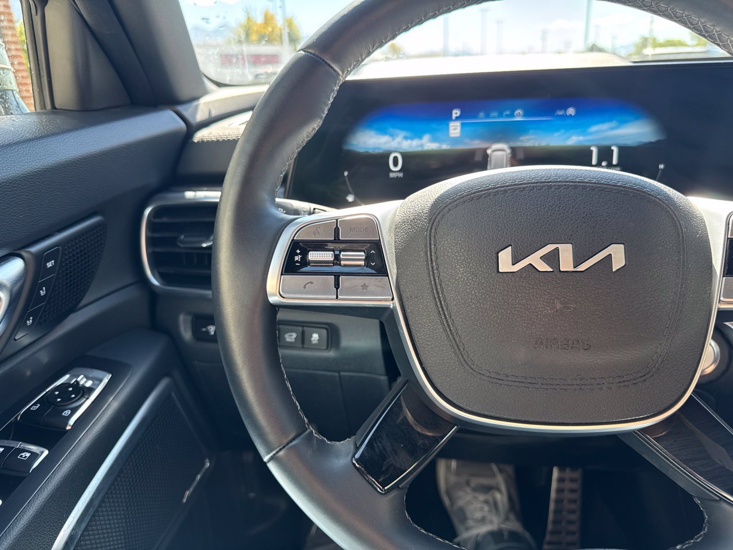 Used 2025 Kia Telluride SX X-Line AWD/4WD image 23