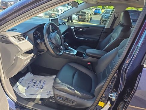 Used 2022 Toyota RAV4 XLE Premium AWD/4WD image 15