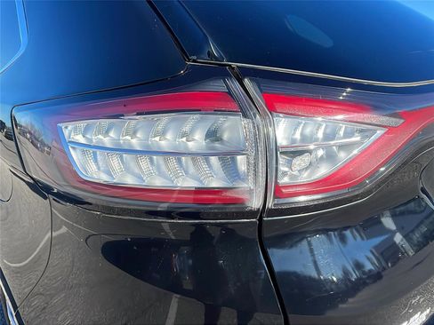 Used 2016 Ford Edge Titanium w/ Technology Package image 11