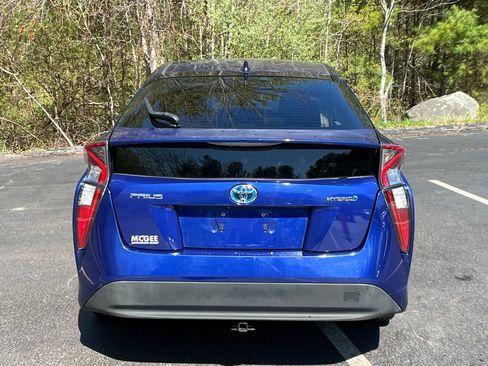 Used 2016 Toyota Prius Four FWD image 4