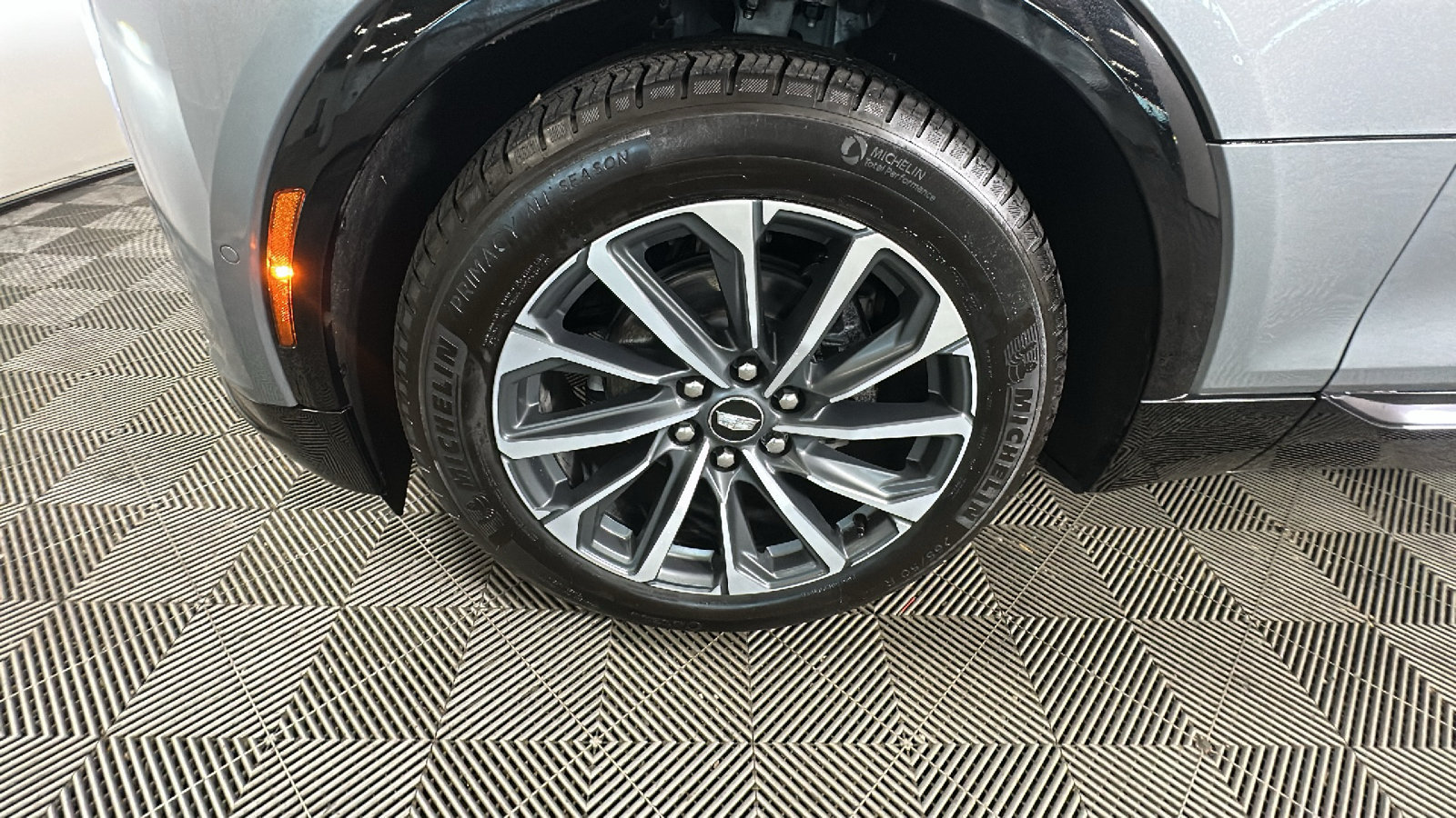 Used 2024 Cadillac Lyriq Sport AWD/4WD image 11