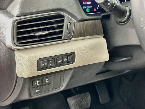 Used 2018 Honda Accord Touring image 10