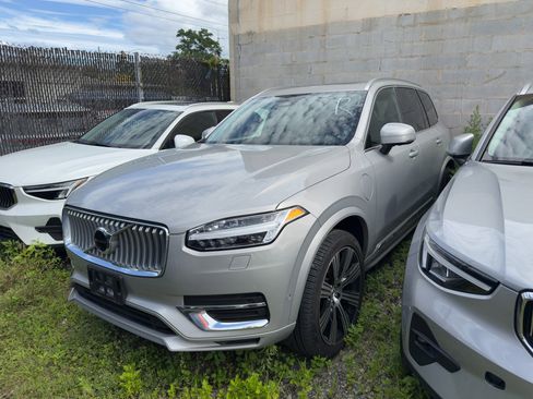 Certified 2023 Volvo XC90 T8 Plus w/ Protection Package Premier image 3
