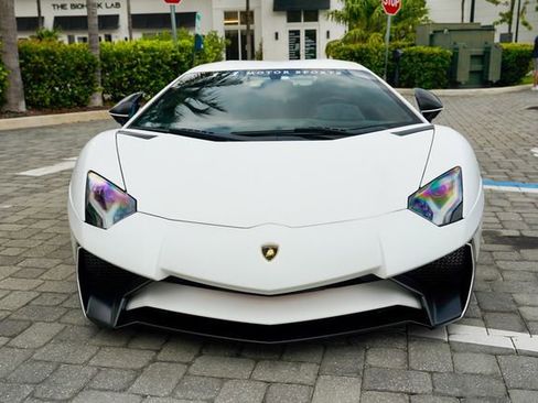 Used 2016 Lamborghini Aventador LP 750-4 Superveloce AWD/4WD image 4