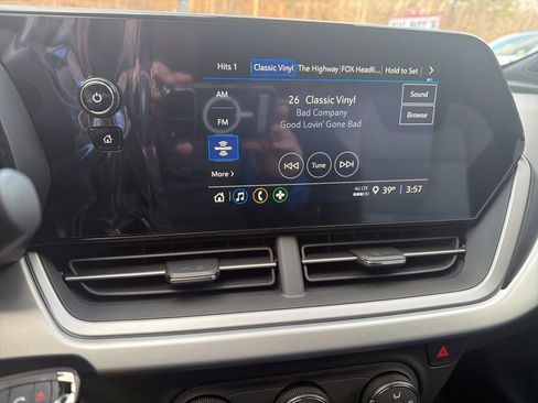 New 2026 Chevrolet Trax RS w/ Sunroof Package image 14