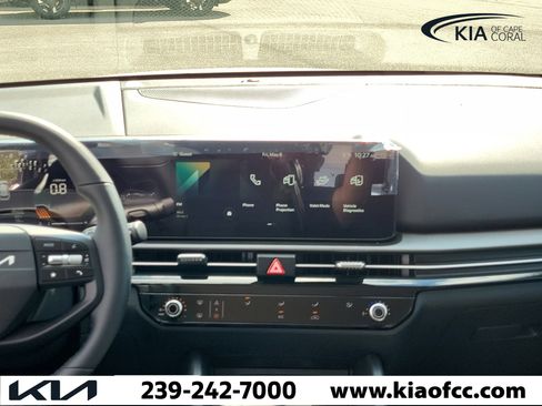 New 2026 Kia Sportage LX w/ LX Convenience Package FWD image 17