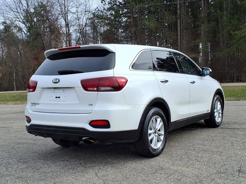Used 2019 Kia Sorento LX image 4