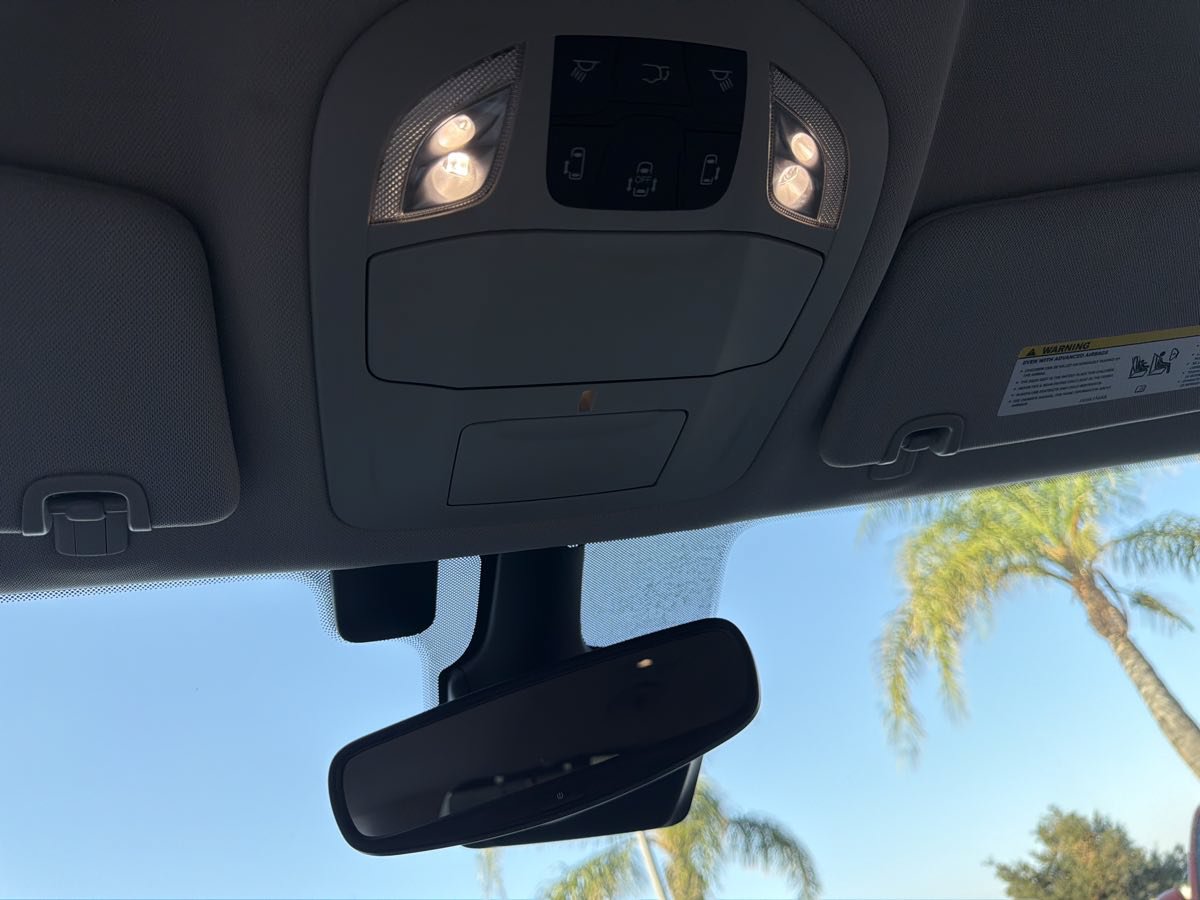 Used 2021 Chrysler Pacifica Touring-L FWD image 41