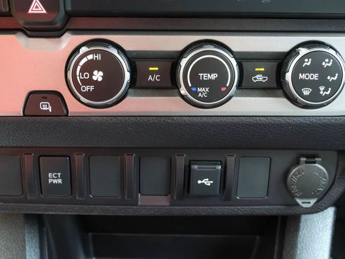 Used 2023 Toyota Tacoma SR RWD image 16