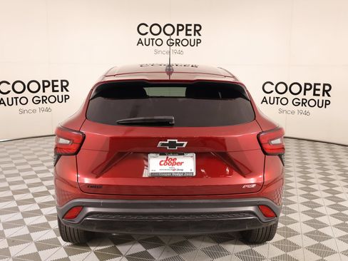 Used 2025 Chevrolet Trax RS w/ Driver Confidence Package FWD image 20