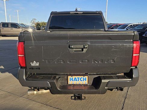 Used 2024 Toyota Tacoma TRD Sport image 6