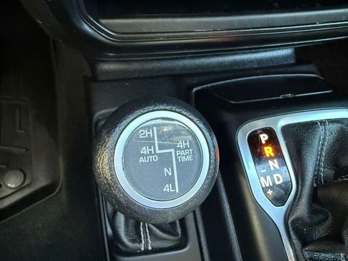 Used 2020 Jeep Wrangler Unlimited Sahara image 29