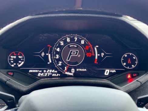 Used 2024 Lamborghini Huracan Sterrato image 15