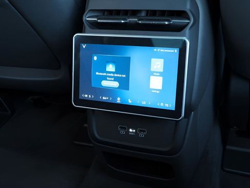 New 2024 VinFast VF 9 Plus image 27