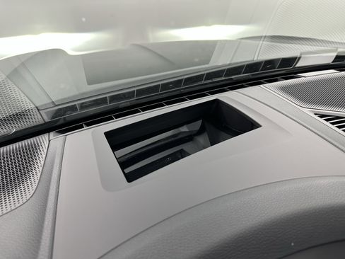 Certified 2025 Porsche Cayenne image 54