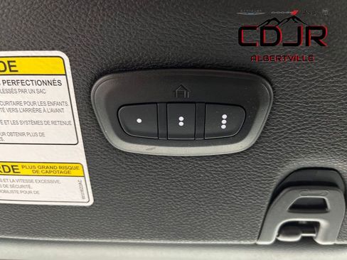 Used 2020 Jeep Wrangler Unlimited Sahara image 42