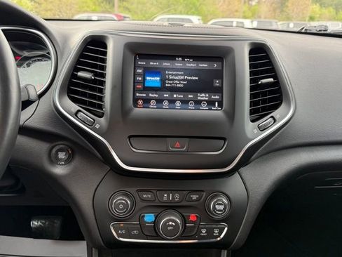 Used 2019 Jeep Cherokee Latitude Plus image 19