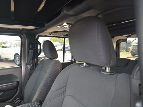 Used 2021 Jeep Wrangler Unlimited Sport AWD/4WD image 10
