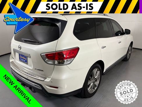 Used 2016 Nissan Pathfinder Platinum w/ Cargo Package FWD image 8