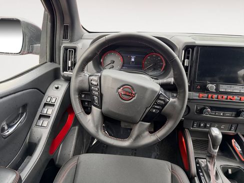 Used 2025 Nissan Frontier Pro-X w/ Pro Convenience Package image 18