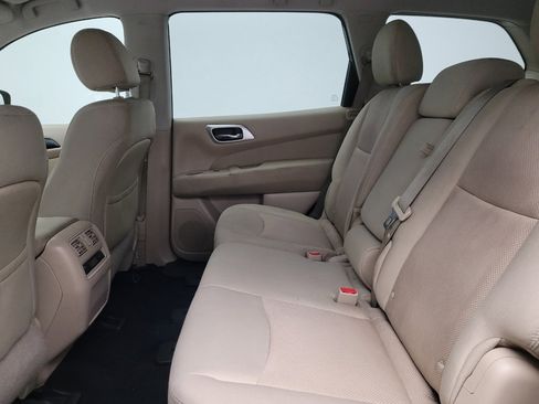 Used 2017 Nissan Pathfinder S image 18