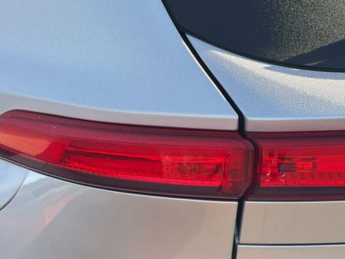 Used 2021 Toyota Venza Limited image 48