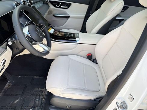 Used 2026 Mercedes-Benz GLC 300 image 5