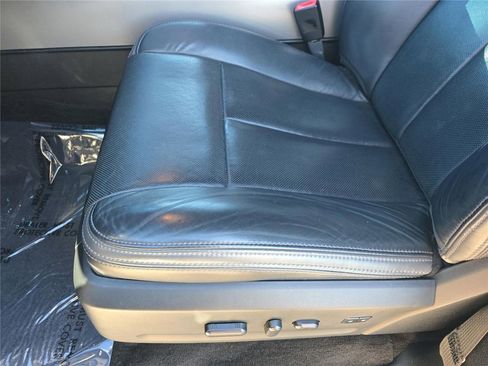 Used 2015 Ford Expedition Platinum image 18